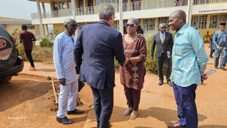 COOPERATION AFD-AED: L’AMBASSADEUR DE FRANCE EN VISITE A L’UdM